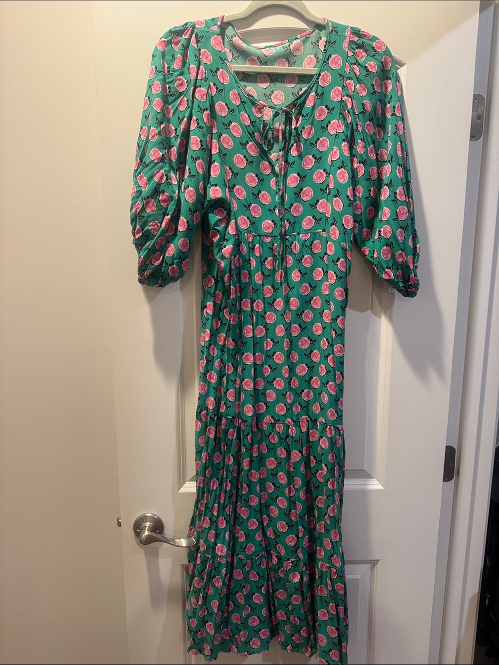 Floral puff sleeve Tiered Green Maxi Dress with Pink Rose Print